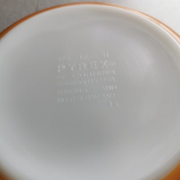 Pyrex Old Orchard Casserole Dish #473 - Picture 5 of 7